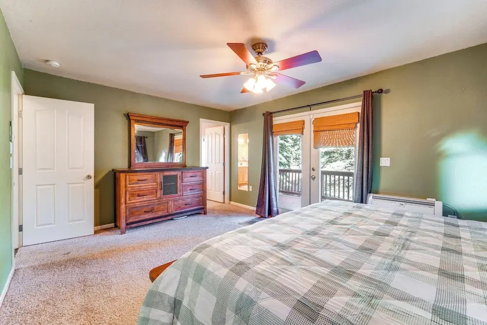 Private Beach On-site! Soda Springs Cabin