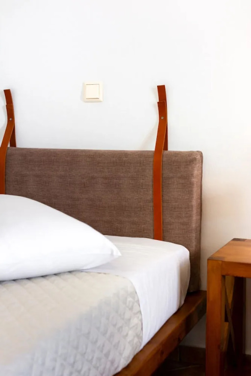 Hotel Thira