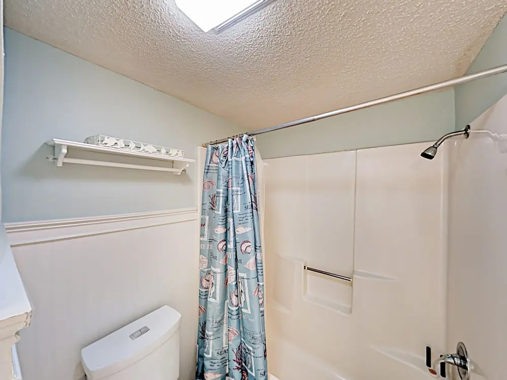 5570 Gulf Blvd Condo Unit 203 - 2 Br condo by RedAwning