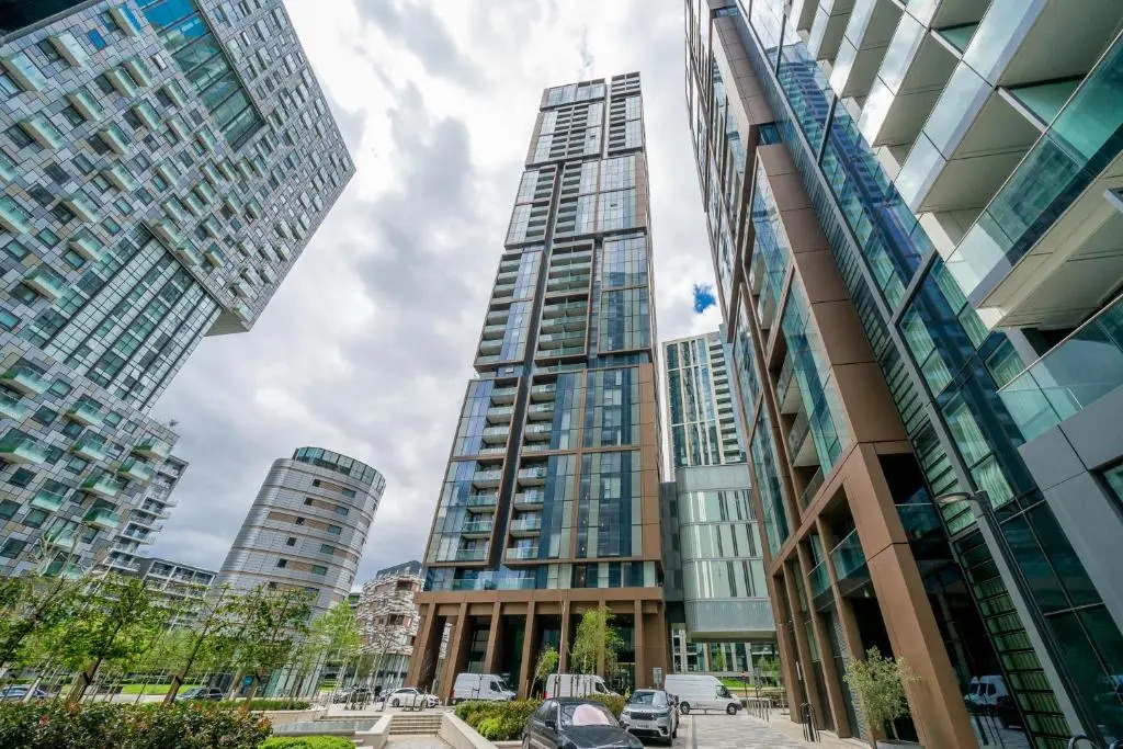 Luxurious Spacious 2Bed Flat in Canary Wharf w/views of River Thames