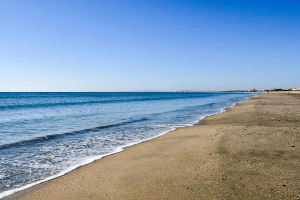 23m comfort with BALCON near the BEACH