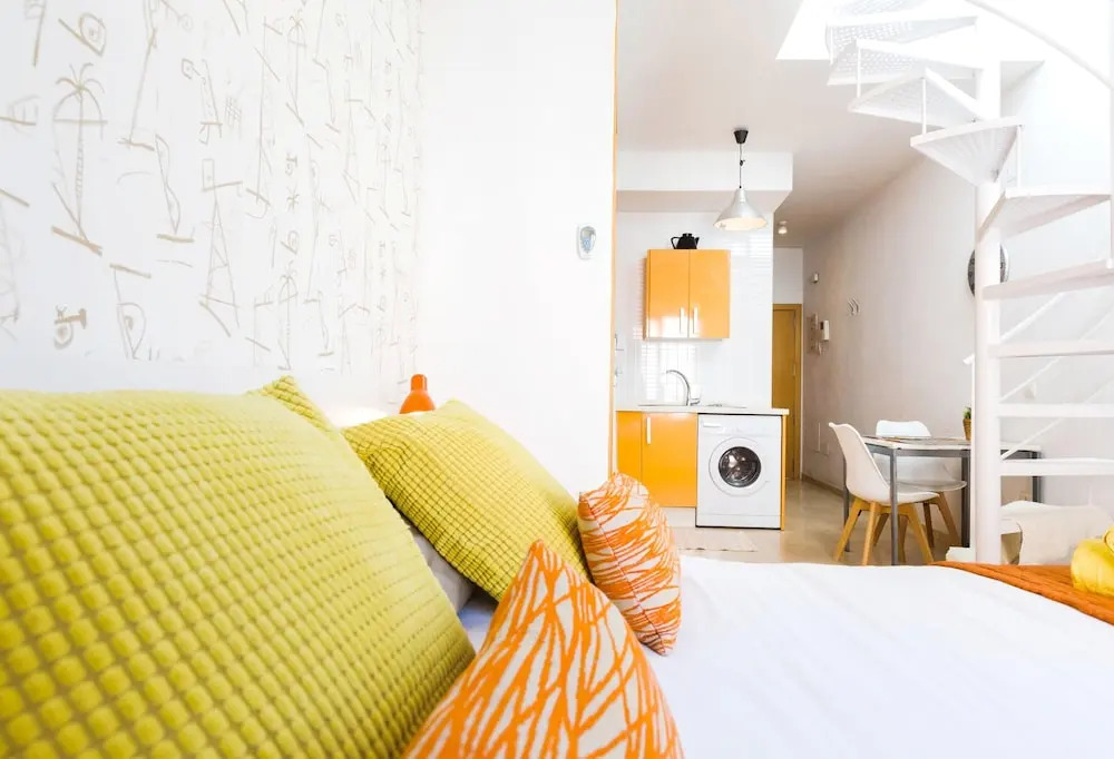 Studio in Málaga, With Wonderful City View, Furnished Terrace and Wifi