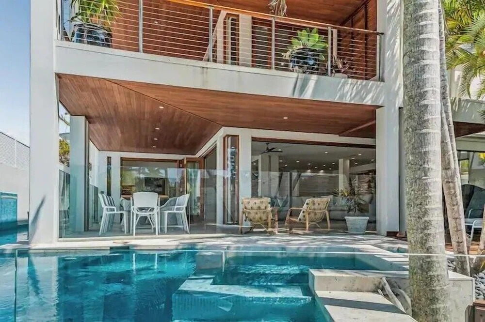 Lux Tropical Haven Mooloolaba Moonda5