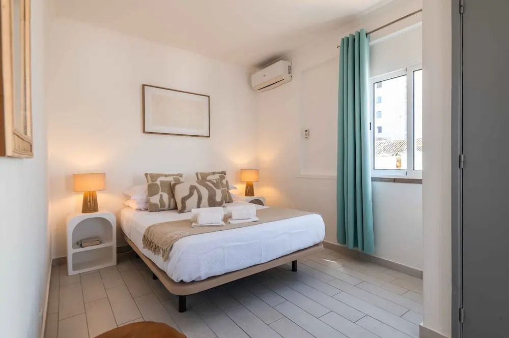 Downtown Rooftop 1 Bedroom Apartment