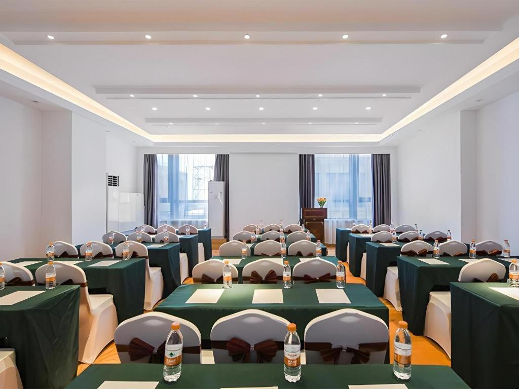 Vienna Hotel Taicang Zhenghe Road