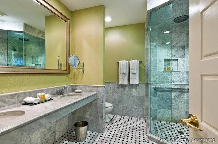 Wayne Hotel
