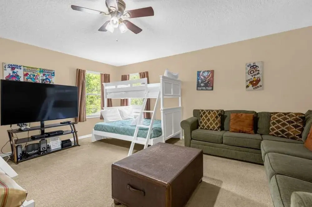 325 6Br - Modern two Storie Home With Games