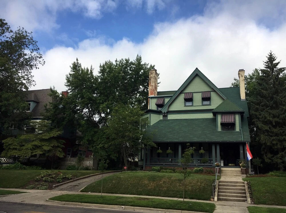 The Parsonage Inn LLC