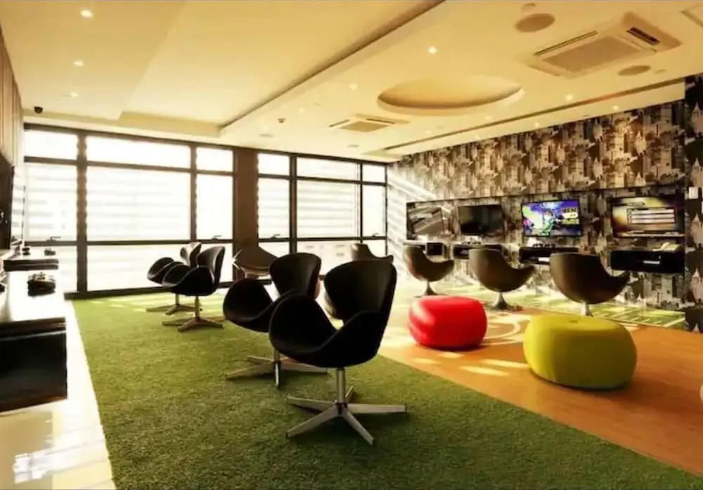 Gramercy Residences Makati by Christine Suites PH with Balcony