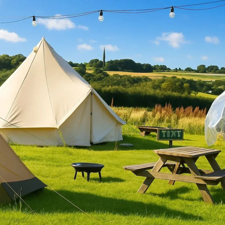 Huge Cozy Bell Tent With Tv and Heating