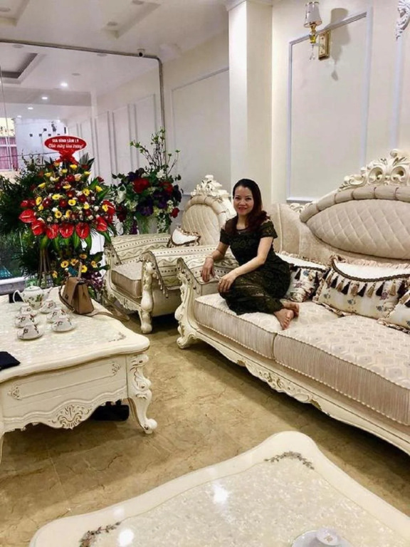 White Crown Hotel