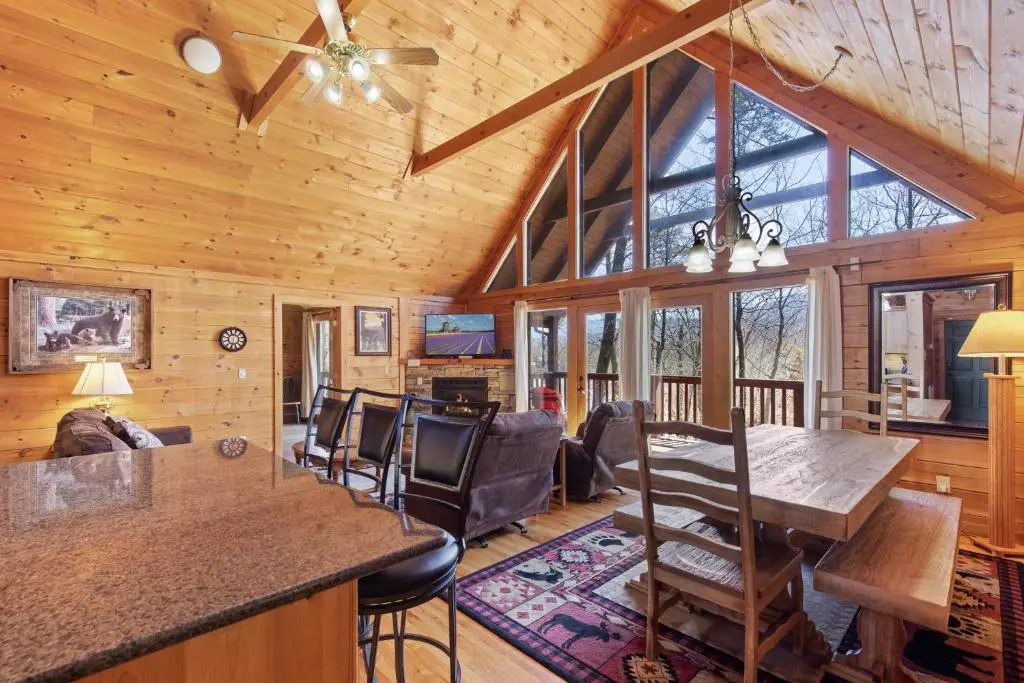Above the Clouds, 4 Bedrooms, Pool Access, Private, Gaming, Sleeps 16