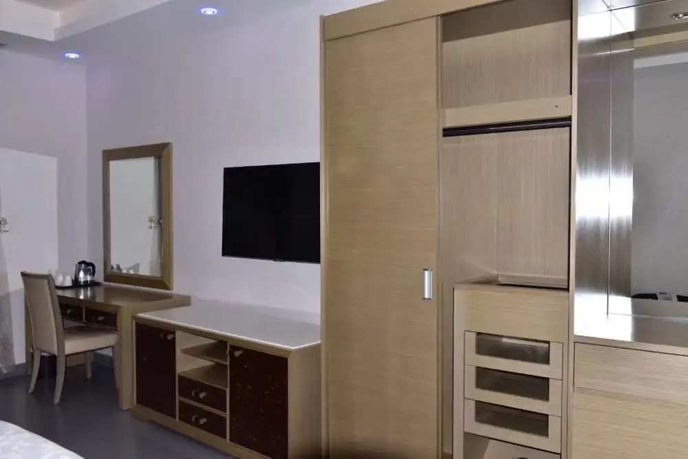 Capital O 672 Refal Homes Suites