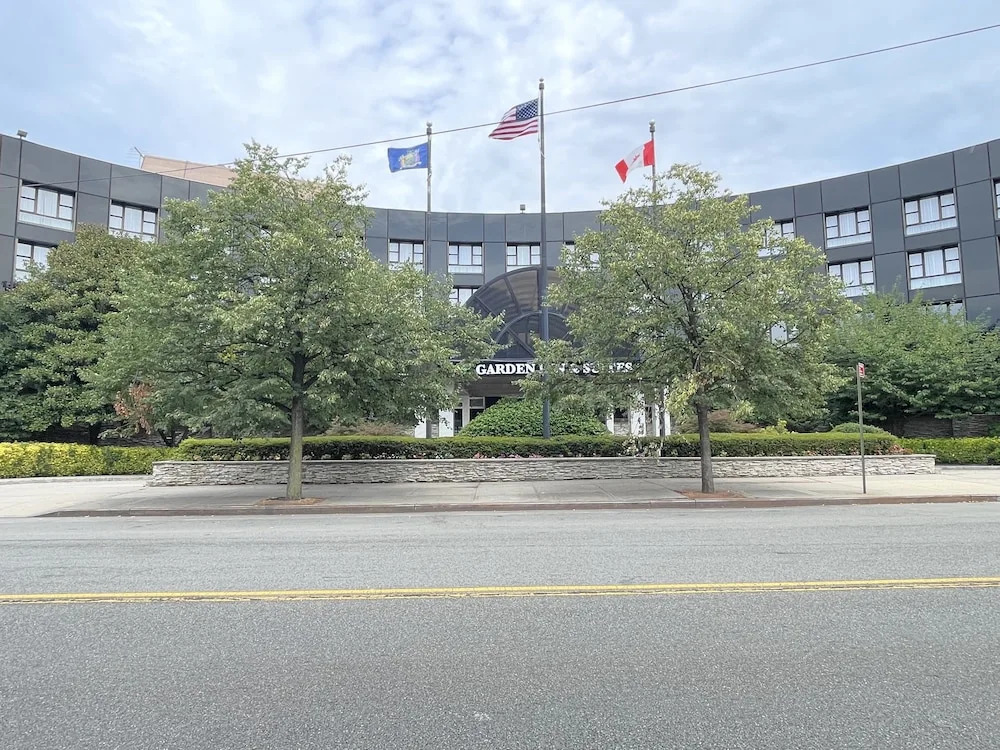 Garden Inn & Suites