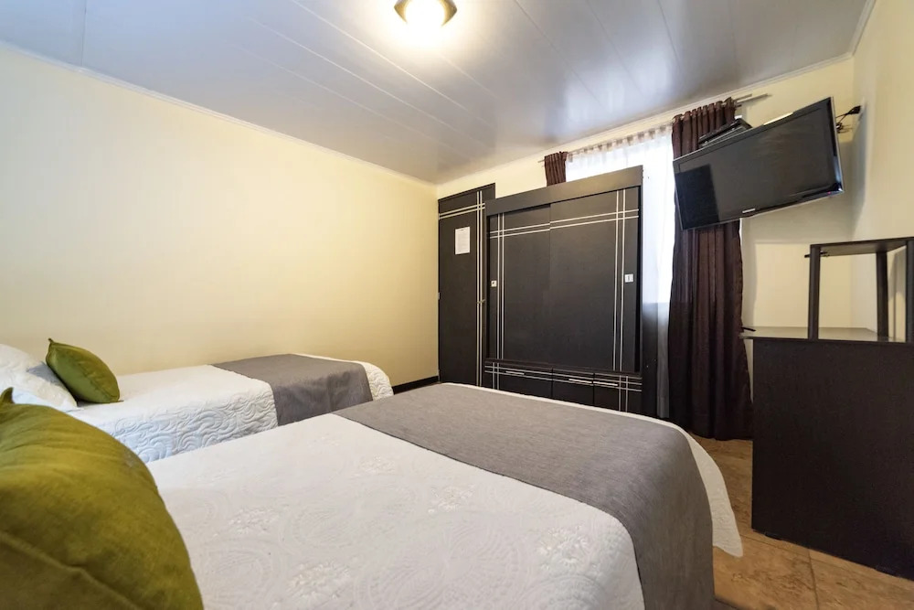 Hotel Alojate In