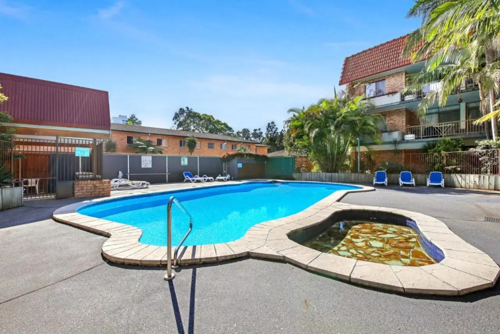 Hawaiian Gardens - Unit 6