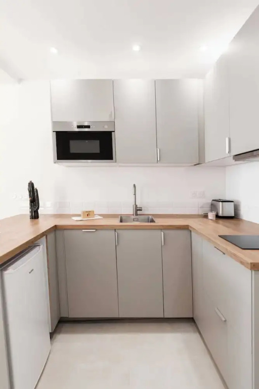 Charming Studio - 2p/ac - Sea View - Antibes