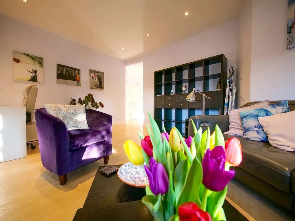 Apt w Garden Oasis in Finchley
