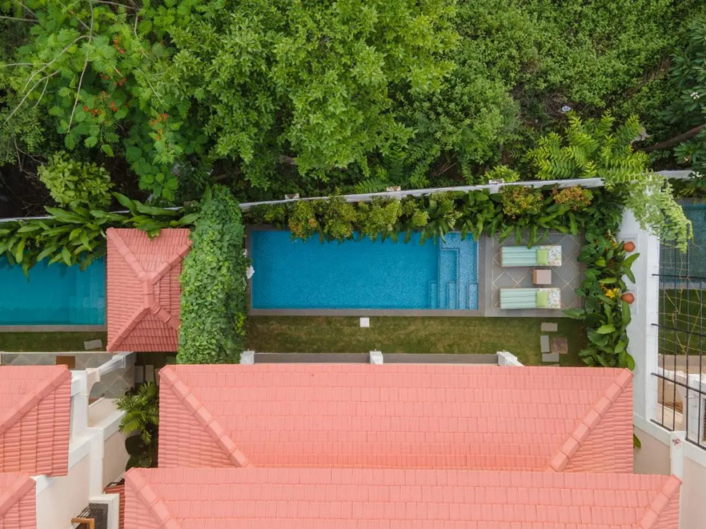 ELIVAAS 3 BHK with Pvt Pool - Panache