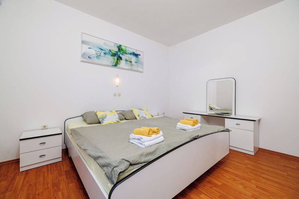 Apartments By the sea in Lopar