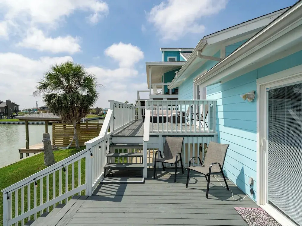 Hideaway at Redhead Road by Miss Kitty’s