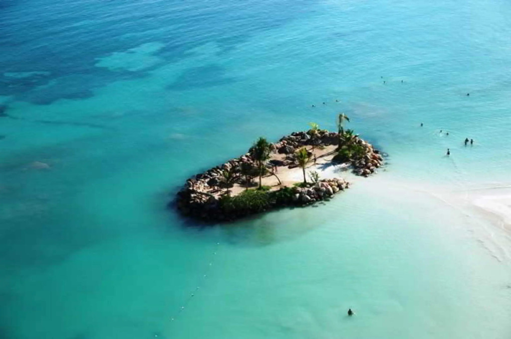 Royalton Hideaway Blue Waters
