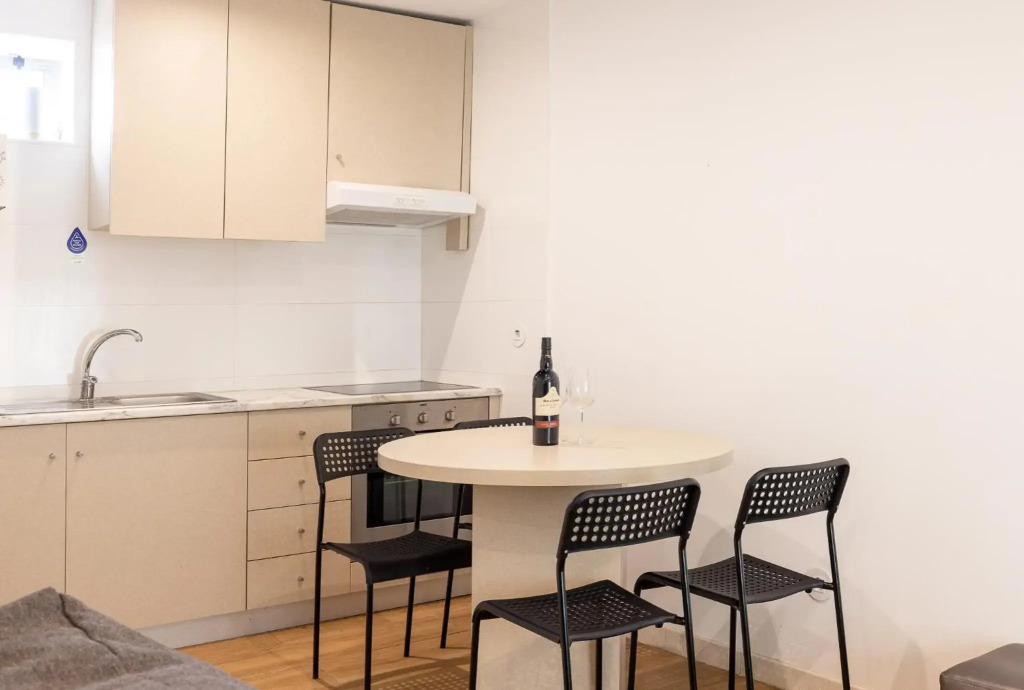 A whole house designed for remote work near center and metro