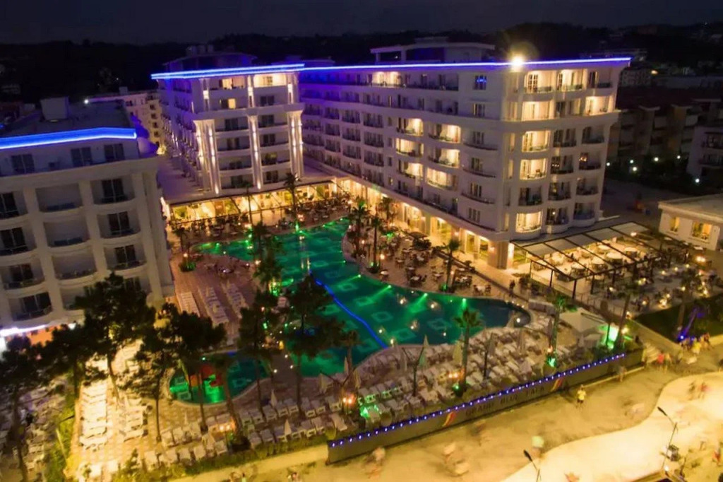 Grand Blue FAFA Resort & Spa