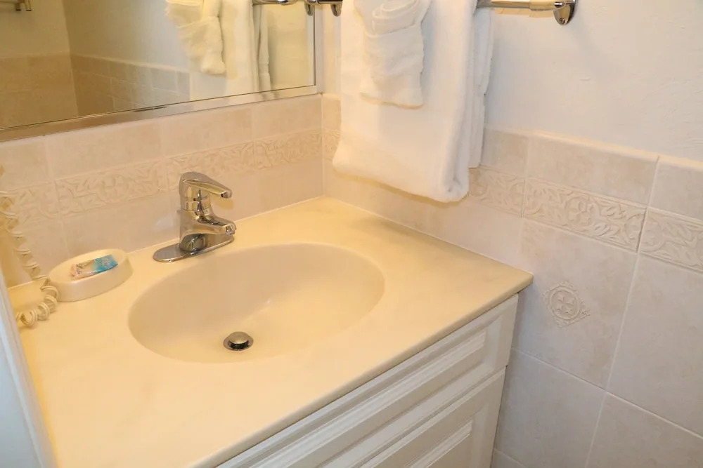 Jamaica Royale 005 - 2 Br Condo