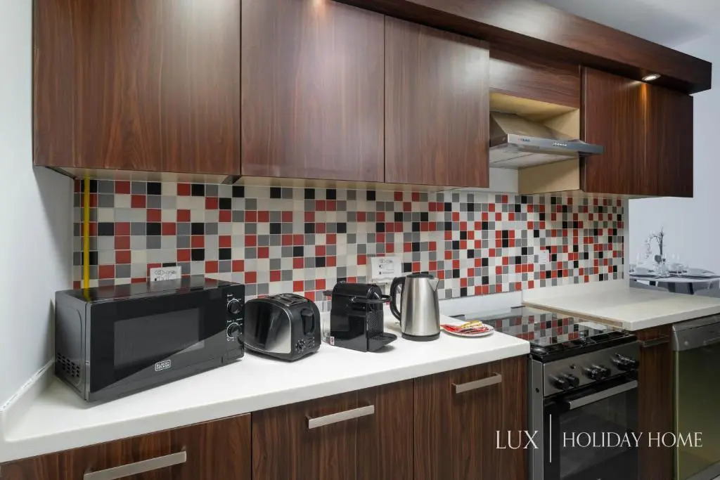LUX - Opulent Island Suite 5