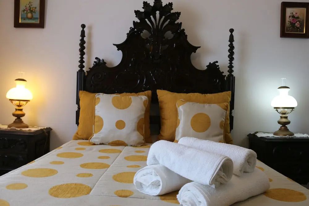 3 Bedroom Apartment in a Ground Floor of a Vila Wseparate Kitchen Living Room