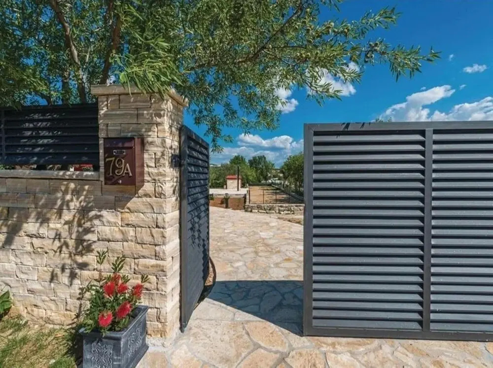 Villa Rossa mit Pool für 8 Personen