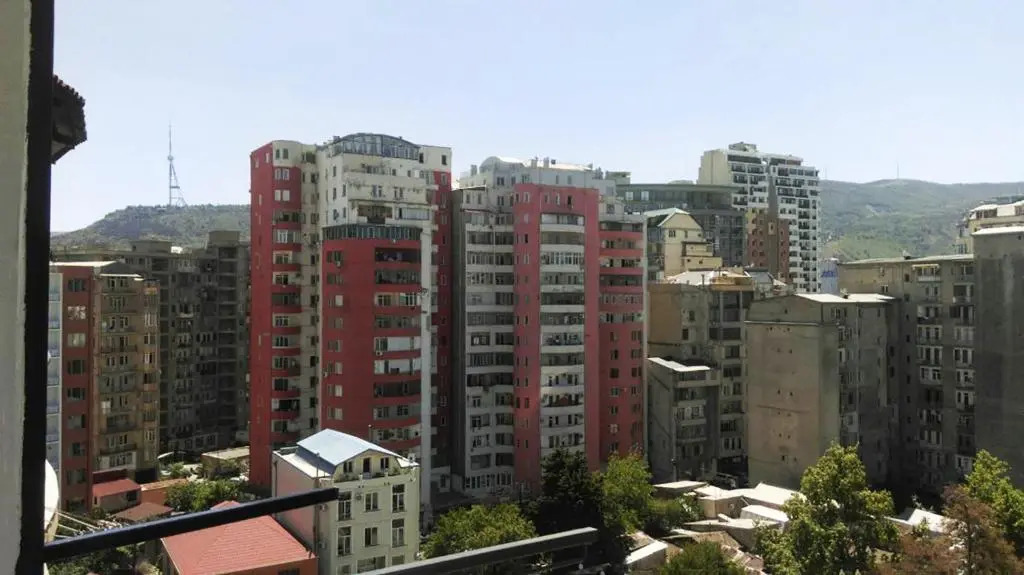 Sunshine studio with great views