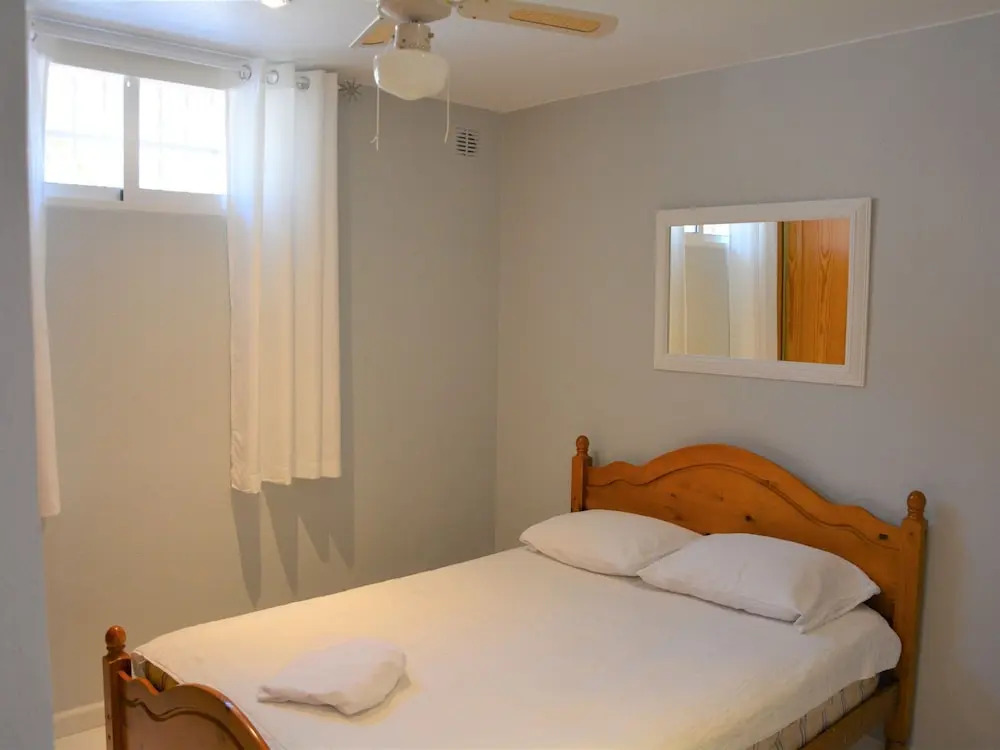 Large Villa With Private Pool and Five Bedrooms in Benijofar