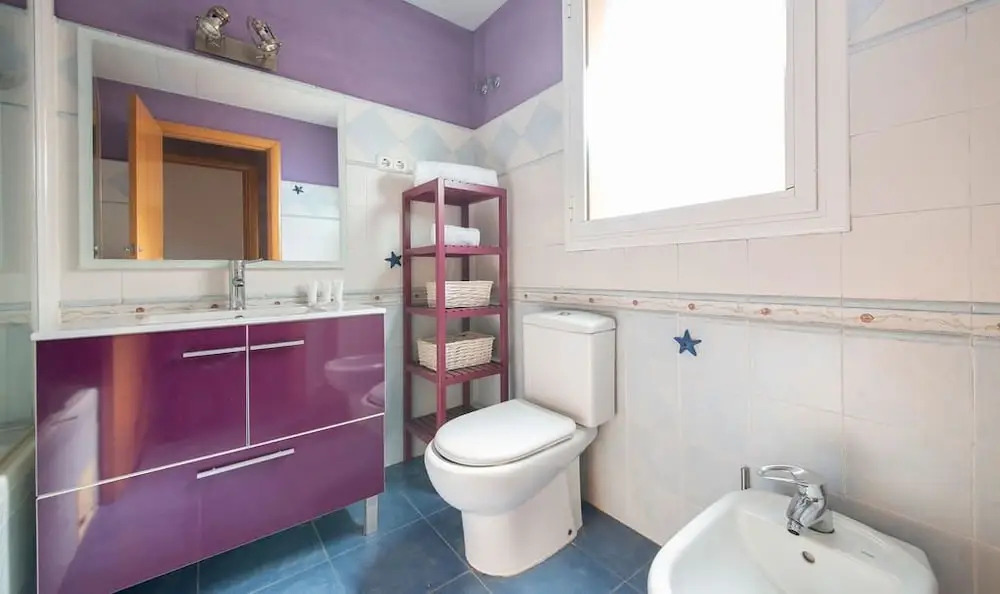 Modern House 2 Km from The Beach (R87)