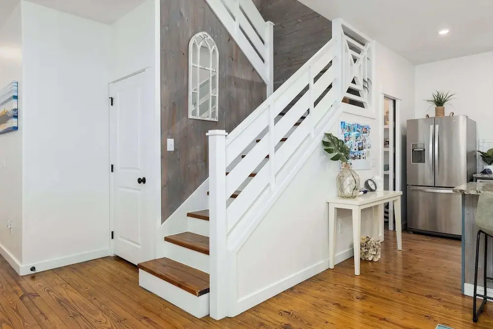 Comfy 3bdr Right in Town Sleeps 10
