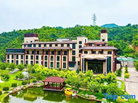Beijing Baihewan Zhaolin Grand Hotel