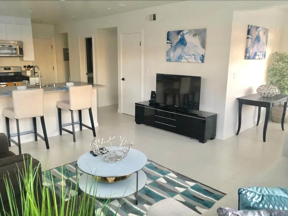 151 West Kalmia Street Executive 2BR