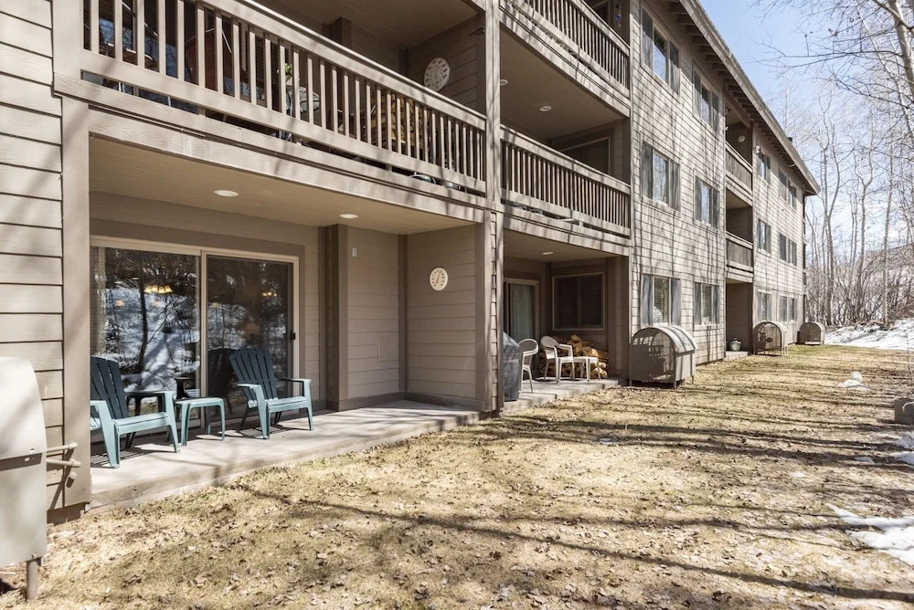 Snow Flower 136 1 Bedroom Condo by RedAwning