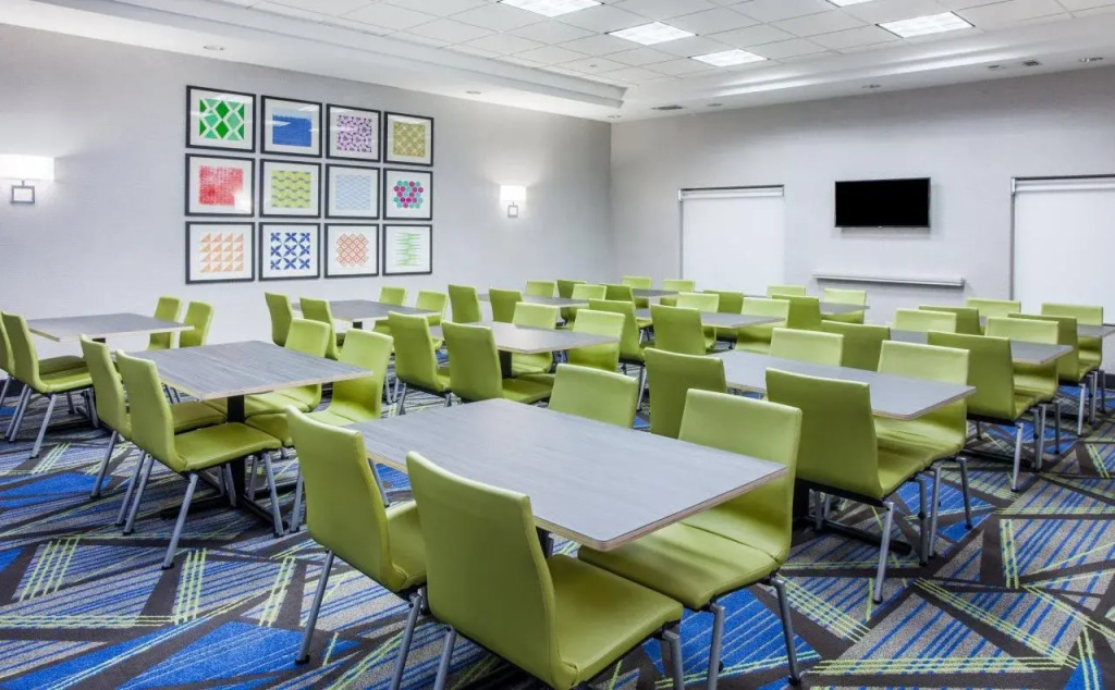 Holiday Inn Express & Suites Texarkana by IHG