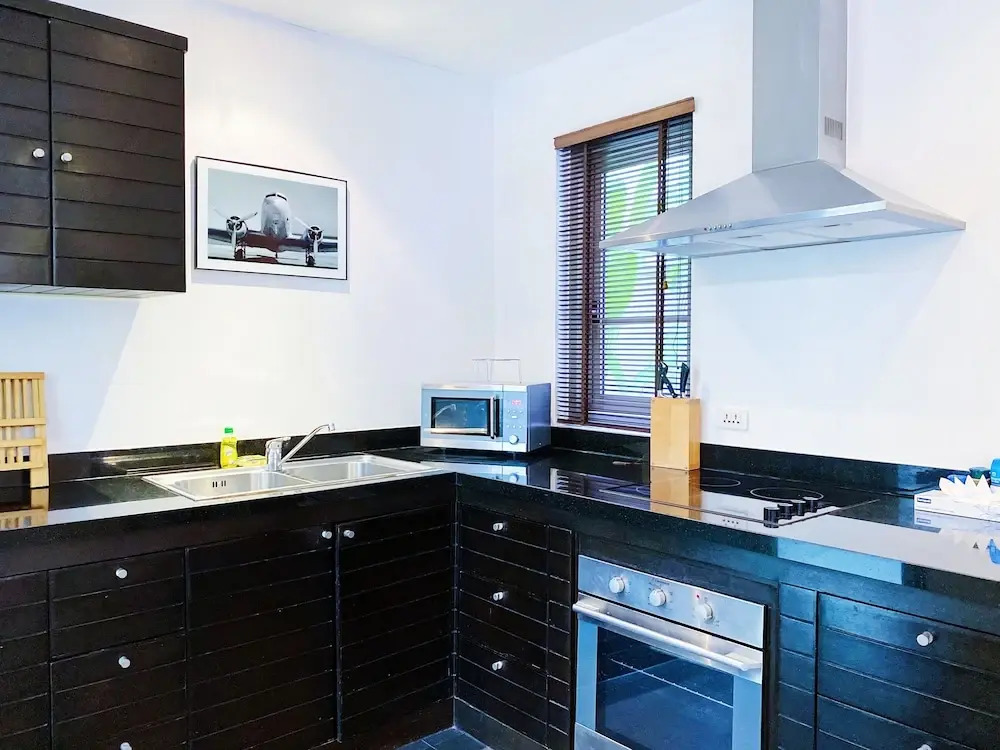 Fabulous 2br Pool Villa Walk to Bangtao Beach and Catch Club