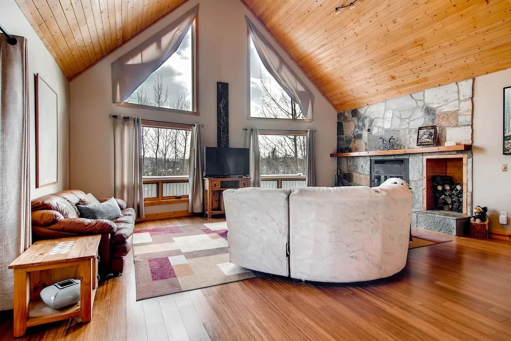 Royal Buffalo - 3 Br home by RedAwning