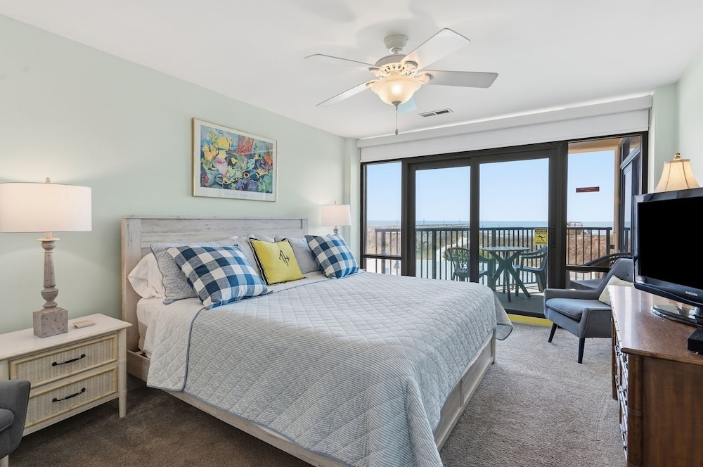 Sedgefield 102 by RedAwning