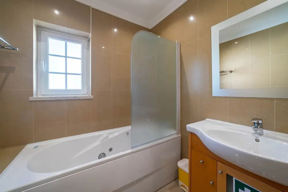 Lily Fabulous 1 BED APT With Roof Terrace Pool