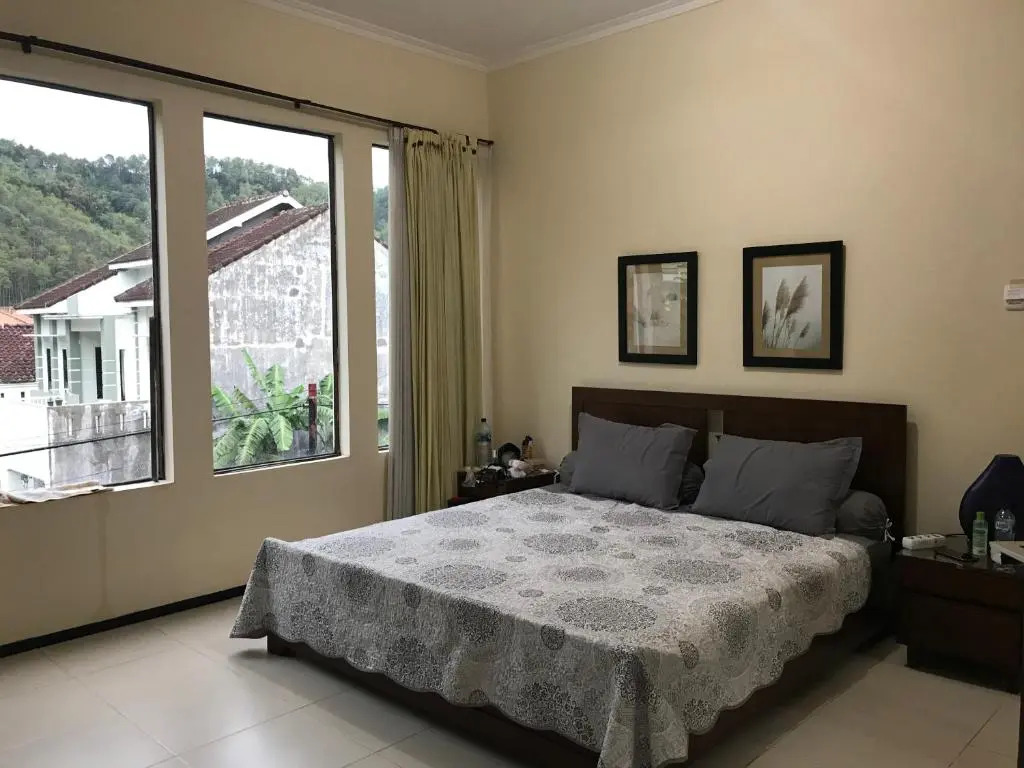 Sudjis House