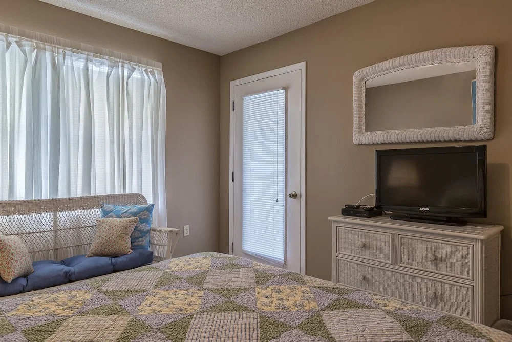 Harbor House Unit 11B