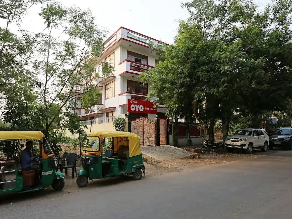 OYO 13843 Moonlight Residency