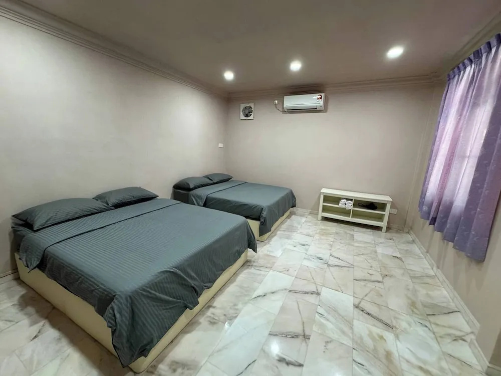 Cozy Johor Bahru Home With Family Room and Unblock Balcony View