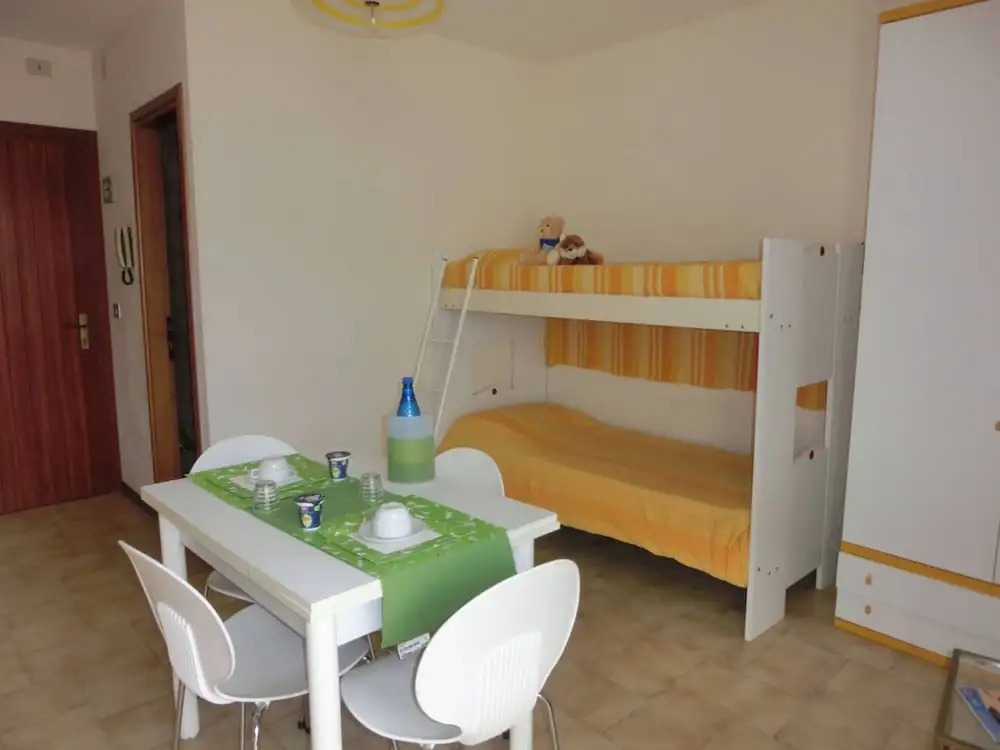 Homely Seaview Studio Flat With Balcony - Beahost