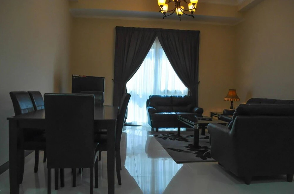 Golden Treasure Tower Family Apartment